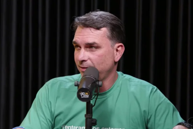 Flávio Bolsonaro diz ter tentado “sensibilizar” Trump contra “tarifaço”