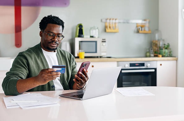Proteção de dados financeiros: seu dinheiro seguro online