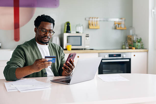 Proteção de dados financeiros: seu dinheiro seguro online