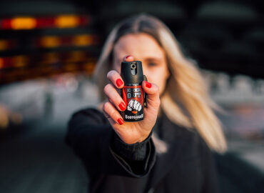 Lei autoriza compra e porte de spray de pimenta por mulheres maiores de 18 anos