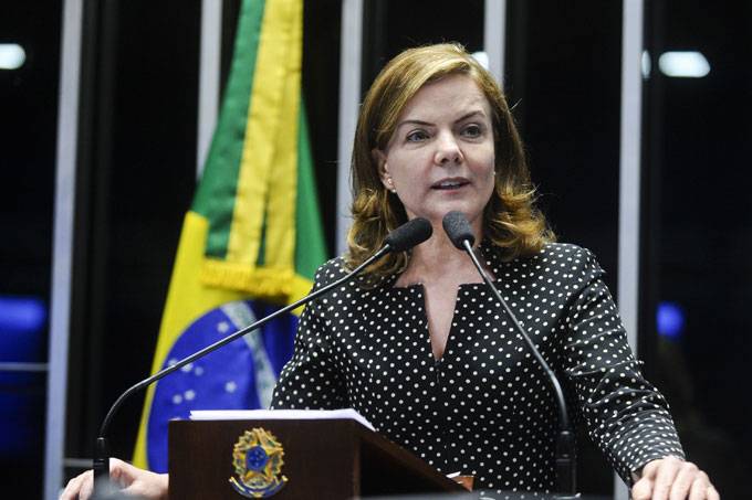 A presidente do Diretório Nacional do PT está visitando várias cidades do país. O objetivo de suas visitas é levar o debate sobre a atual conjuntura política e a organização das mulheres para o enfrentamento do cenário político brasileiro.